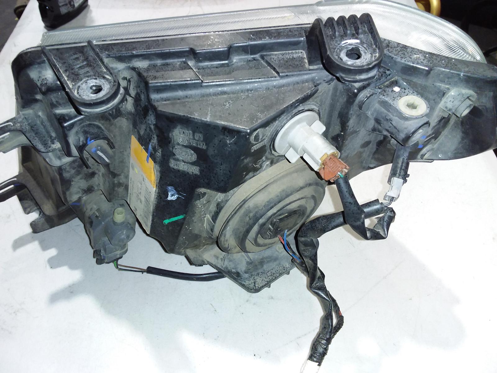 2006 Nissan Navara Right Headlamp View Auto part Right Headlamp Nissan Navara 2006