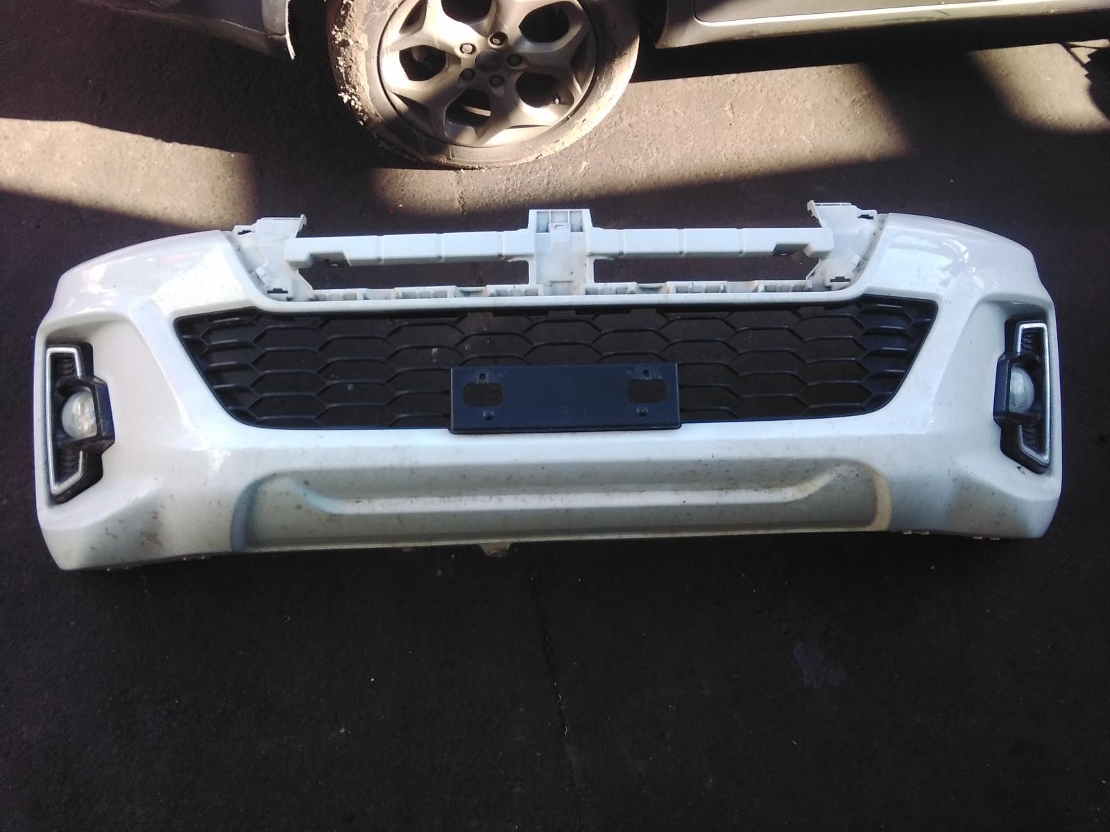 View Auto part Front Bumper Toyota Hilux 2020