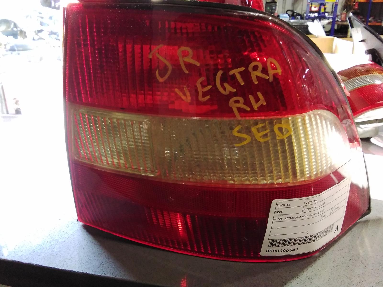2001 Holden Vectra Right Taillight View Auto part Right Taillight Holden Vectra 2001