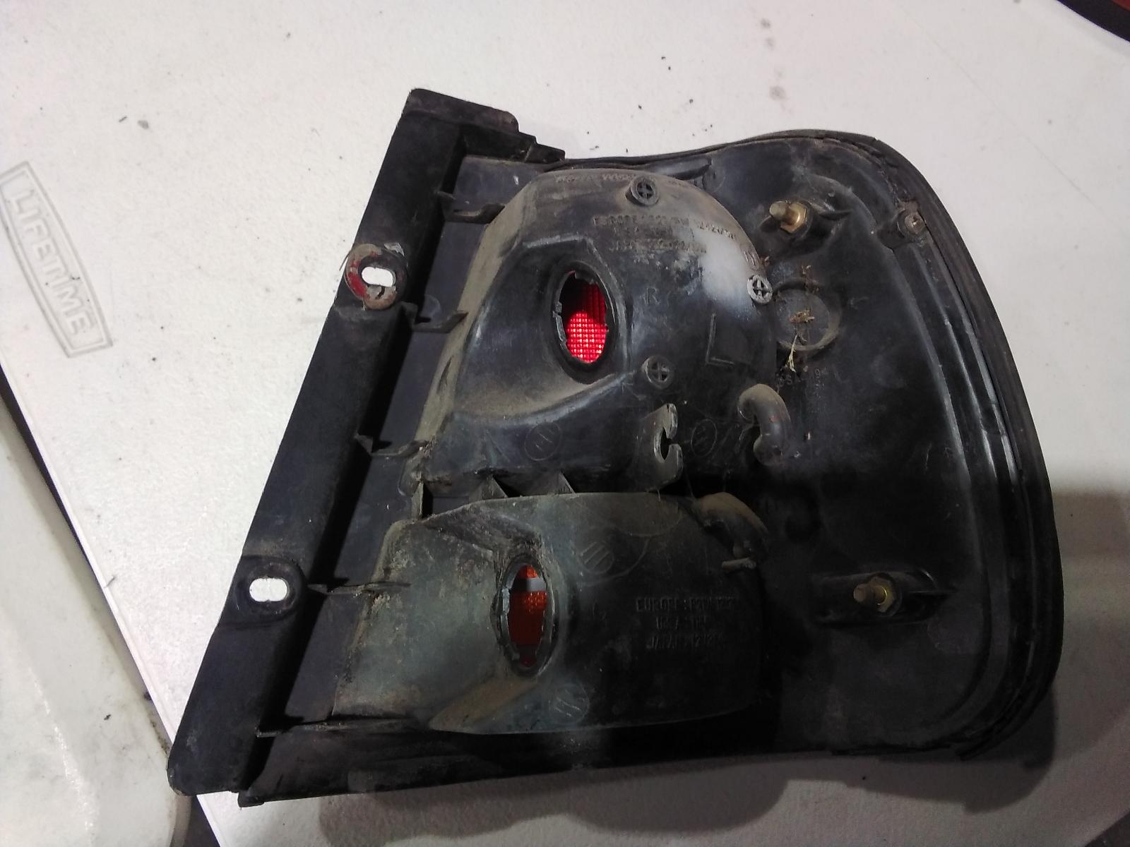 View Auto part Left Taillight Suzuki Swift 1990