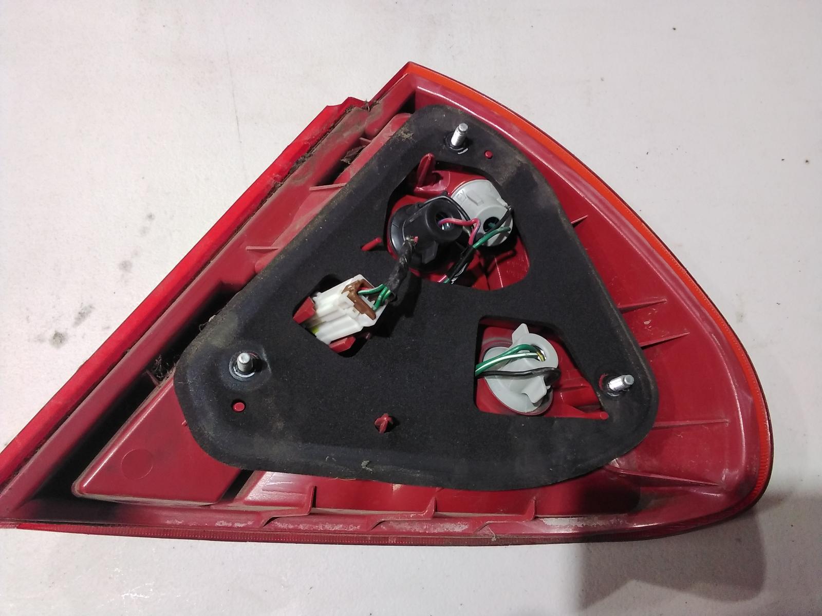 View Auto part Left Taillight Mitsubishi Lancer 2001