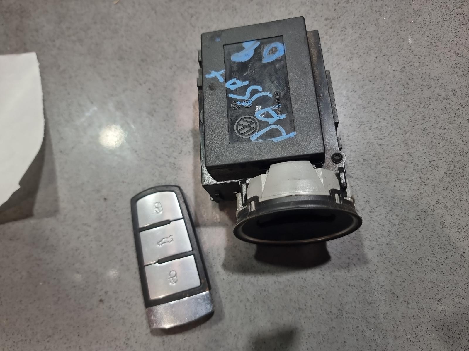 View Auto part Ignition W/ Key Volkswagen Passat 2008