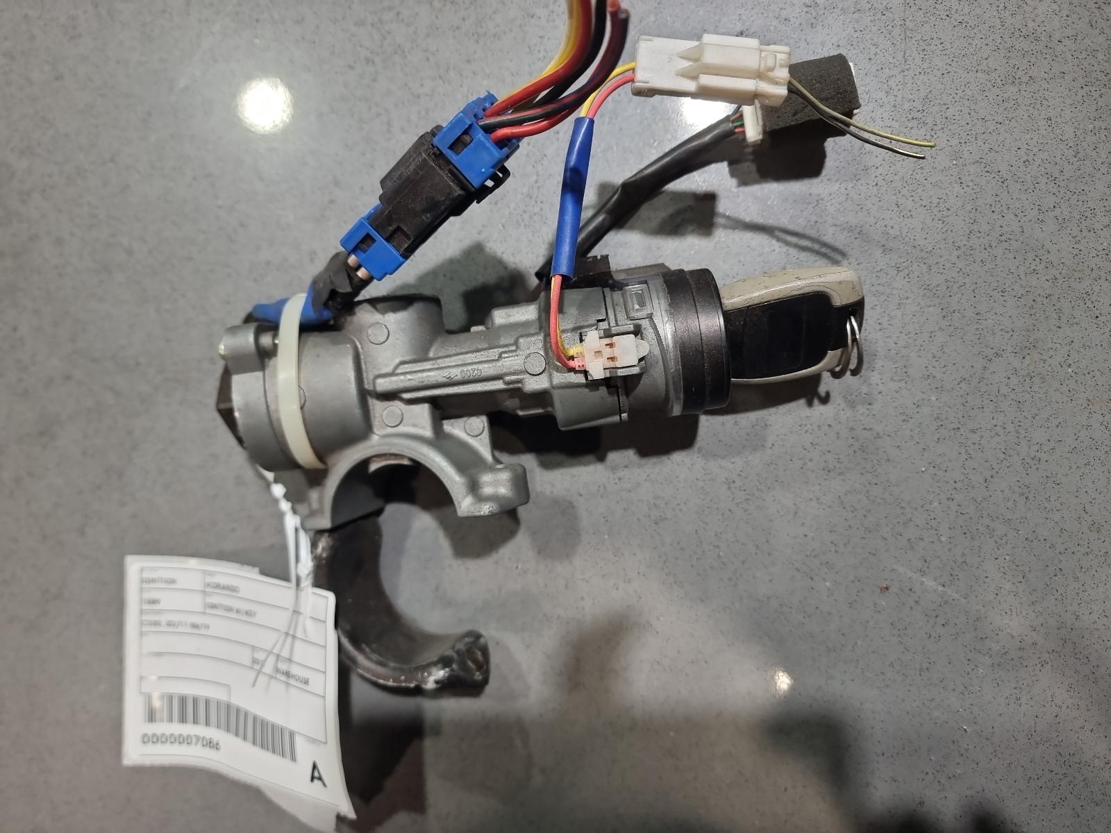 View Auto part Ignition W/ Key Ssangyong Korando 2013