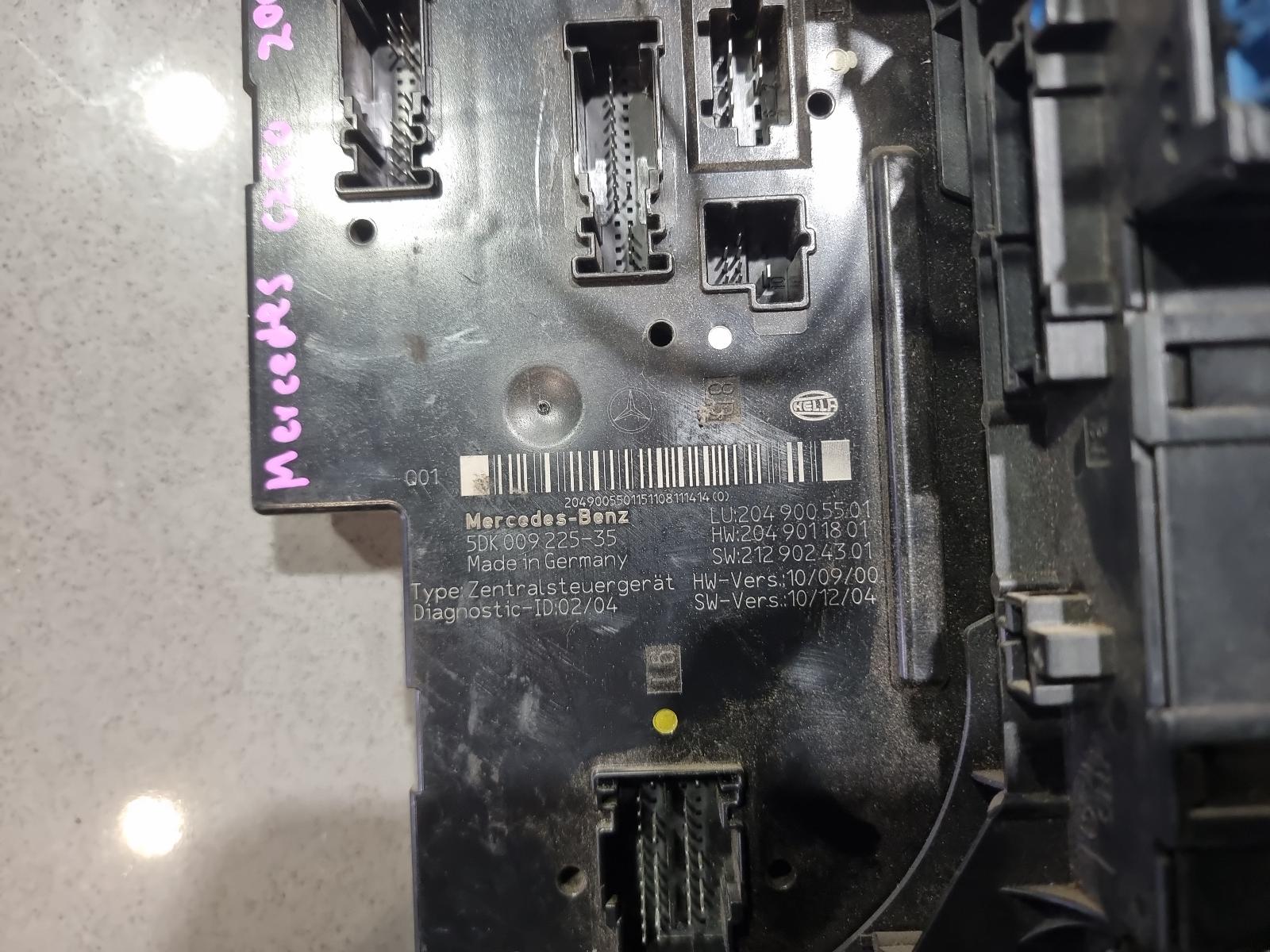 View Auto part Misc Switch/Relay Mercedes C Class 2009