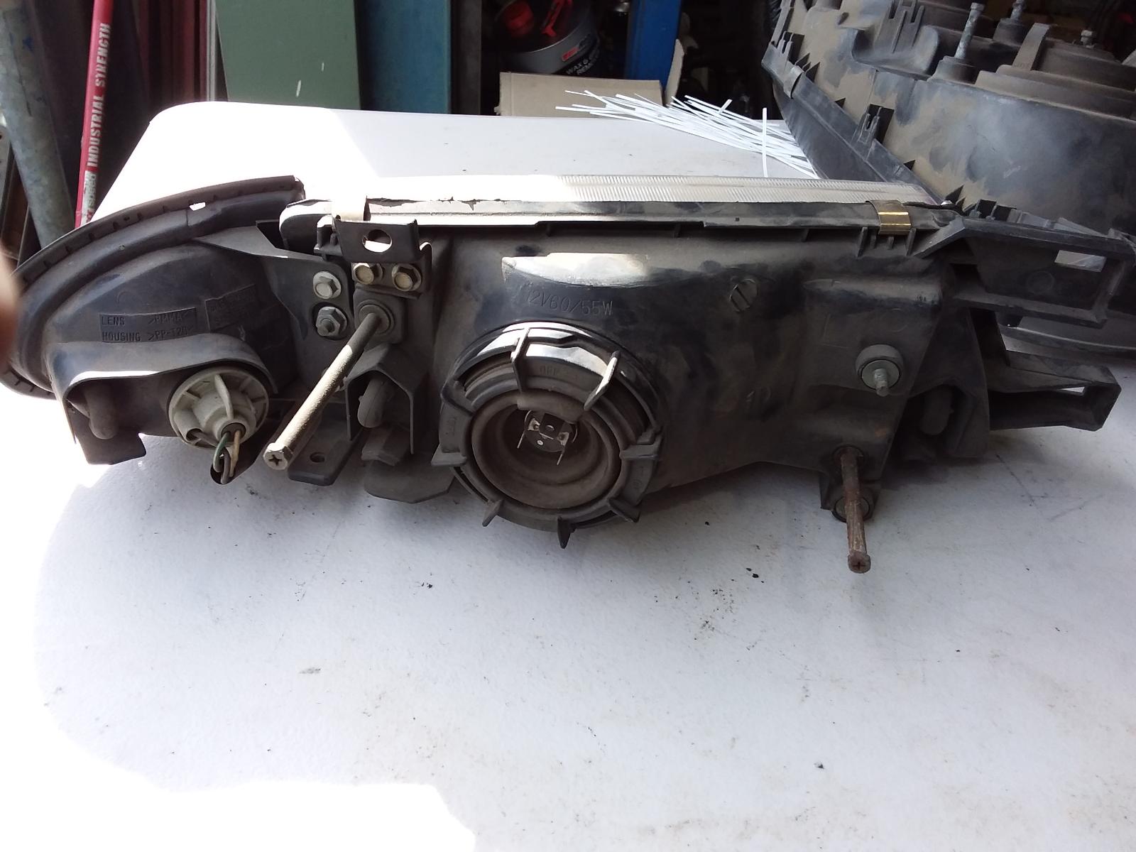 View Auto part Left Headlamp Nissan Bluebird 1993