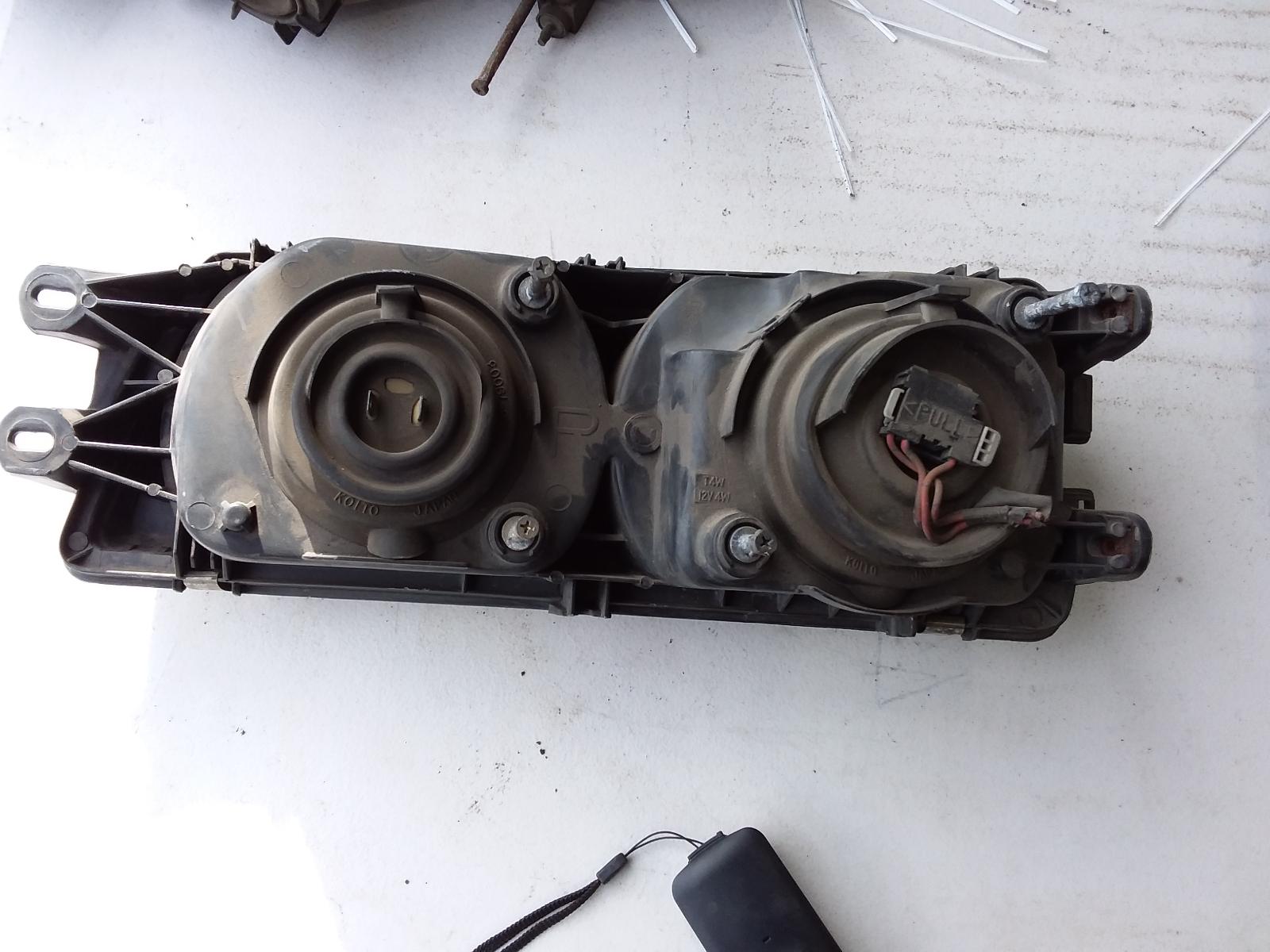 View Auto part Right Headlamp Mitsubishi Galant 1991
