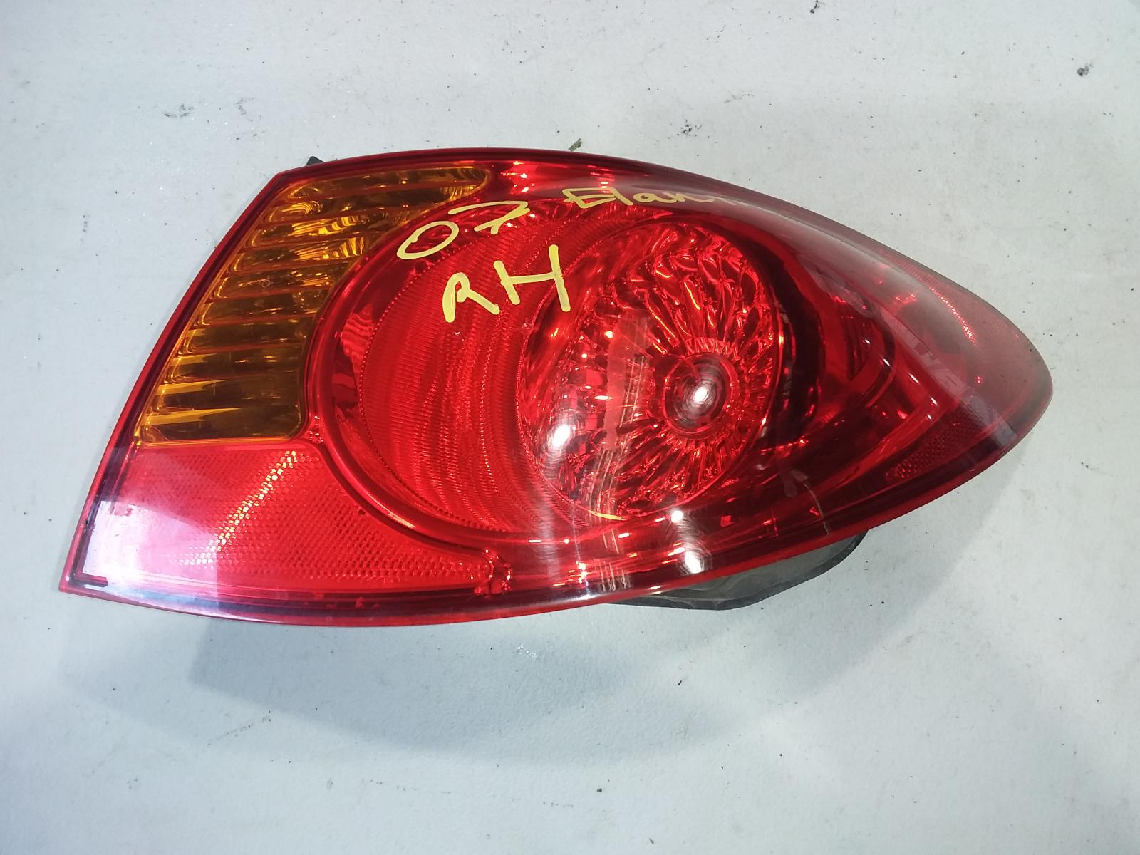 2007 Hyundai Elantra Right Taillight View Auto part Right Taillight Hyundai Elantra 2007